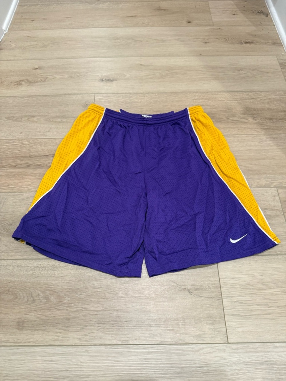 Vintage Nike Los Angeles Lakers NBA Gold Purple Basketball Shorts Men's XL